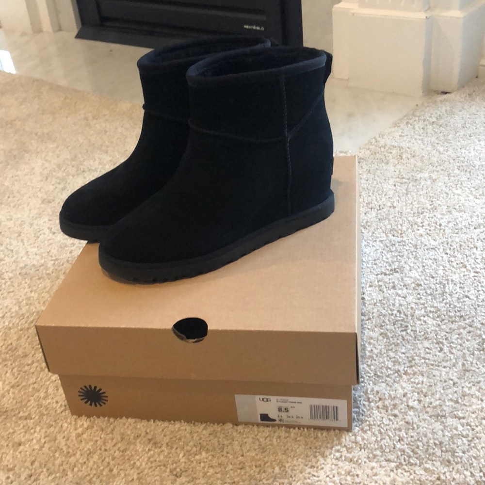 Ugg classic femme mini boots